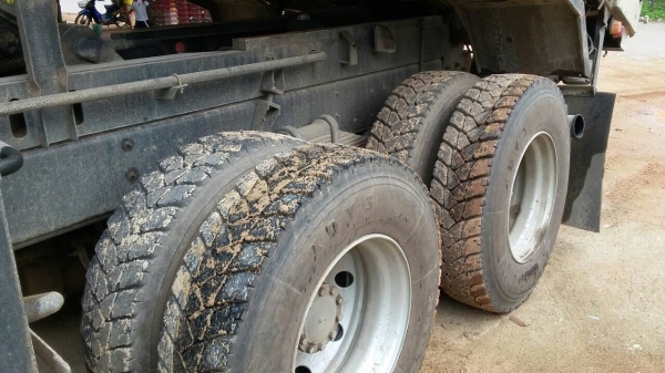 รถอีซูซุ 10 ล้อดั้ม FVZ  300 แรงม้า ปี 52.  ( รถวิ่ง 23x,xxx กว่า กม. )    สนใจติดต่อ  081 - 6079515