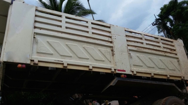 รถอีซูซุ 10 ล้อดั้ม FVZ  300 แรงม้า ปี 52.  ( รถวิ่ง 23x,xxx กว่า กม. )    สนใจติดต่อ  081 - 6079515