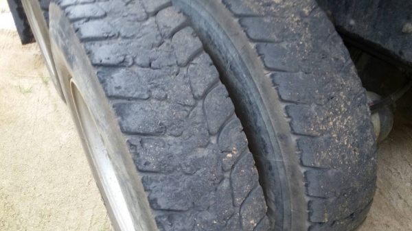 รถอีซูซุ 10 ล้อดั้ม FVZ  300 แรงม้า ปี 52.  ( รถวิ่ง 23x,xxx กว่า กม. )    สนใจติดต่อ  081 - 6079515