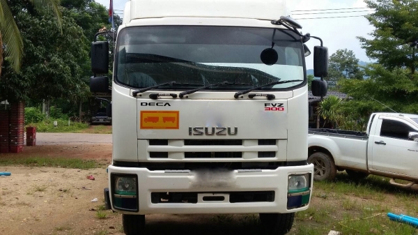 รถอีซูซุ 10 ล้อดั้ม FVZ  300 แรงม้า ปี 52.  ( รถวิ่ง 23x,xxx กว่า กม. )    สนใจติดต่อ  081 - 6079515