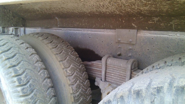 สิบล้อ HINO FS 380แรง 2เพา บรรทุกโม่ปูน 5-7 คิว สภาพดีใช้งานประจำ เล่มทะเบียนครบ ราคา 725,000บ  ครับ