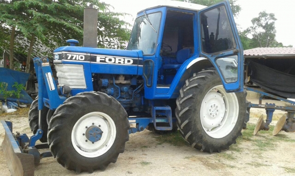 ขาย Ford 7710 4WD เสื้อลาย