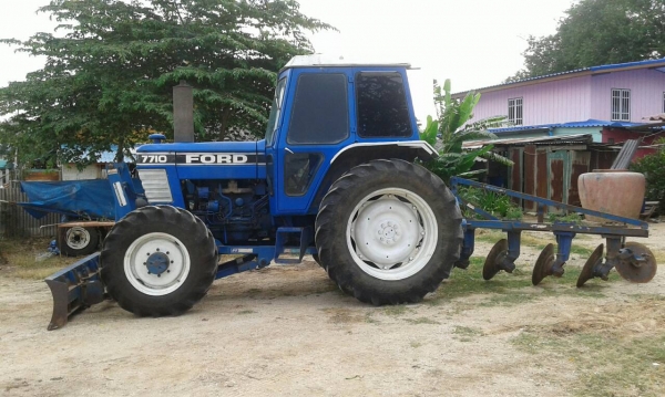 ขาย Ford 7710 4WD เสื้อลาย