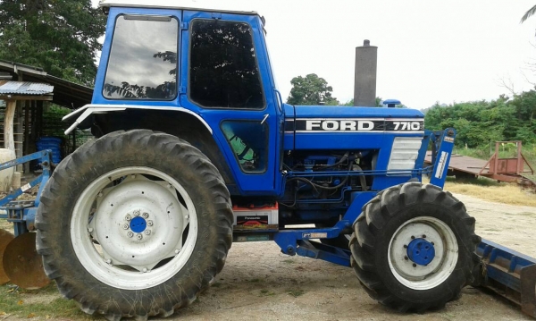 ขาย Ford 7710 4WD เสื้อลาย