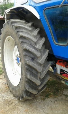 ขาย Ford 7710 4WD เสื้อลาย