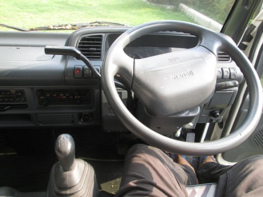 ISUZU NKS 71 G หัวการ์ตูนสูง 4 WD คานแข็งขับเคลื่อนสี่ล้อ ไม่ติดเวลา