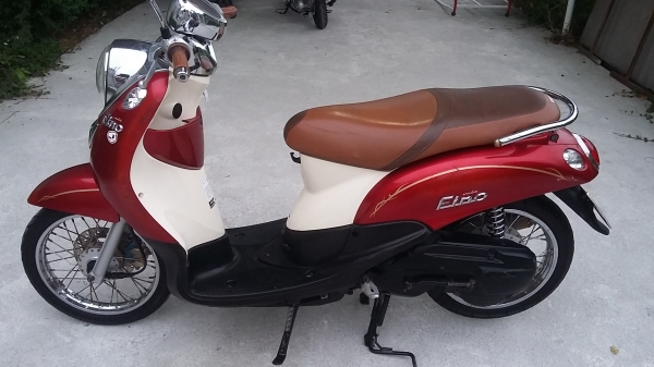 ขายyamaha fino สวยๆคับ  เครื่องเดิมสนิท เฟืองท้ายไม่มีหอน ท่อไม่มีควันแน่นอน ชุดสีเดิมสนิท วิ่งน้อย รถบ้าน ทะเบียนไม่ขาดต่อ ชุดโอนครับ รถอยุ่ สรงประภา ดอนเมือง กรุงเทพ เบอ 0891123302 line progress7109 ราคา 13900 บาท