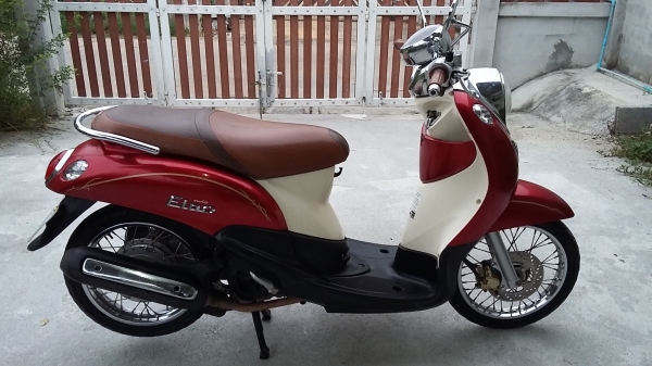 ขายyamaha fino สวยๆคับ  เครื่องเดิมสนิท เฟืองท้ายไม่มีหอน ท่อไม่มีควันแน่นอน ชุดสีเดิมสนิท วิ่งน้อย รถบ้าน ทะเบียนไม่ขาดต่อ ชุดโอนครับ รถอยุ่ สรงประภา ดอนเมือง กรุงเทพ เบอ 0891123302 line progress7109 ราคา 13900 บาท