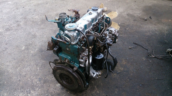 ขายเครื่องยนต์ดีเซลขับหลังนิสสัน sd23 ขายเครื่องยนต์ดีเซลขับหลังนิสสัน sd23