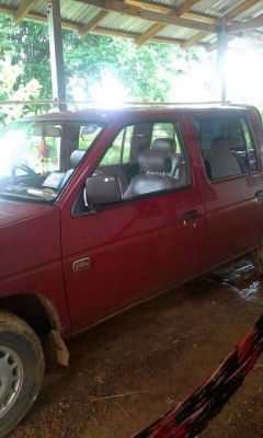 ขาย   NISSAN   big m  4ประตู