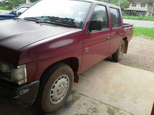 ขาย   NISSAN   big m  4ประตู