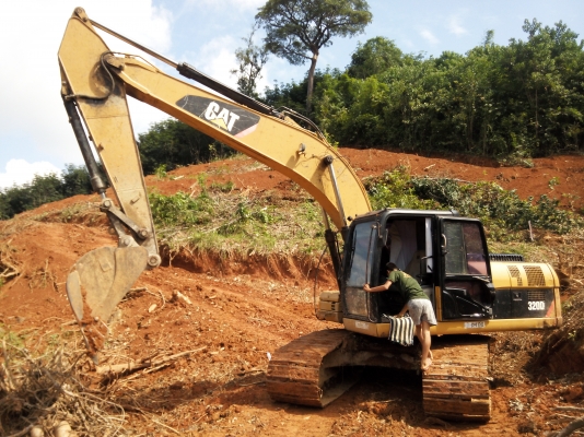 ขายรถแบคโฮ CAT 320 D เอกสารอินวอย ไมล์ 12000 ชม.ราคา 1600000
