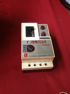 เครื่องป้องกันไฟดูด  it safe