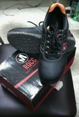 รองเท้า Safety Footwear แบรนด์ Rocc RC529 เบอร์ 41 หุ้มส้น ดีไซน์สวย ใส่เบาสบาย ใหม่พร้อมกล่อง สนใจโทรคุยกันครับ