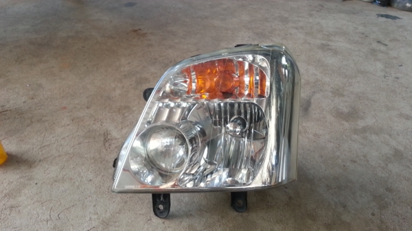 ไฟหน้าดีแม็ค ตัวแรก ซีน่อน พร้อมบัลลาส หลอด ข้างซ้าย