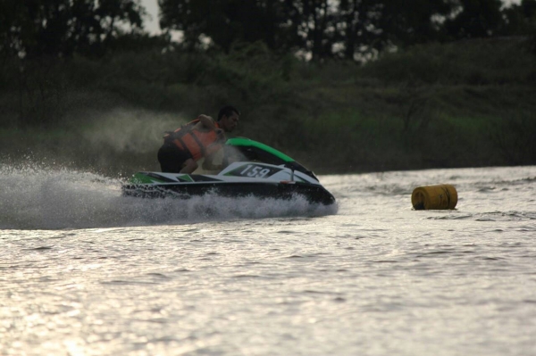 ขายเจ๊ตสกียืน คาวา550 แต่งพอประมาณ พร้อมเล่น