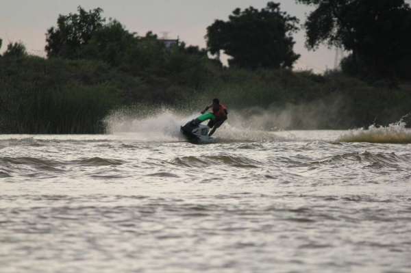 ขายเจ๊ตสกียืน คาวา550 แต่งพอประมาณ พร้อมเล่น