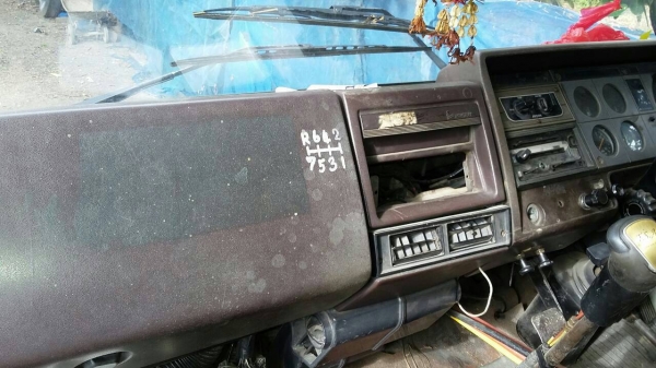 ขายรถ 10 ล้อ HINO SUMO 227 ดั้มเกษร รถ 2 เพลา เครื่อง EM100 = 220 แรงม้า (รถอยู่สุพรรณบุรี)