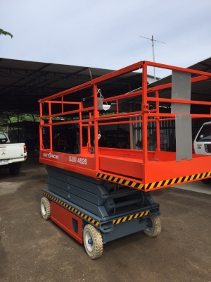 ขายด่วนรถกระเช้า ( X-LIFT ) ยี่ห้อ SKY JACK ของประเทศแคนดา ยกสูง 8 เมตร