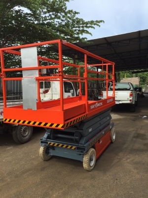 ขายด่วนรถกระเช้า ( X-LIFT ) ยี่ห้อ SKY JACK ของประเทศแคนดา ยกสูง 8 เมตร