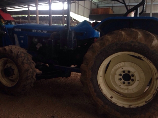 ขายรถไถ FORD 8210 4WD เอกสารเล่มทะเบียน