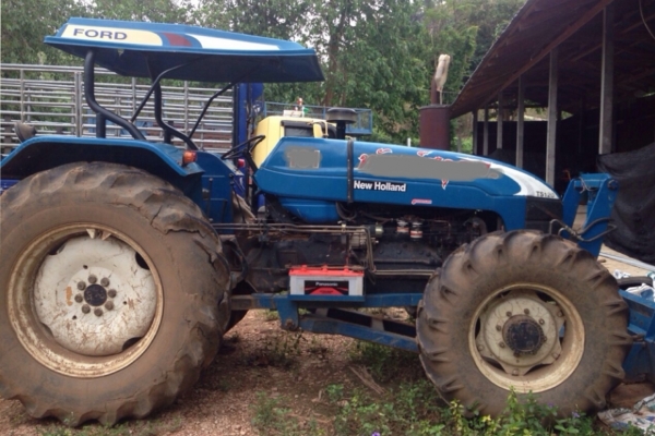 ขายรถไถ FORD 8210 4WD เอกสารเล่มทะเบียน