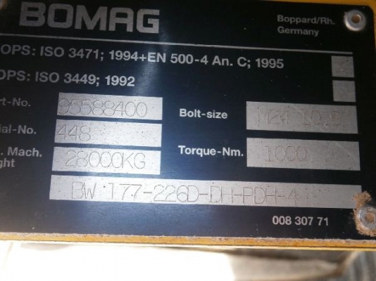 BW211D-4 # 101582411093 : รถบด Bomag สต๊อกรอนำเข้าเร็วนี้ โทร.กุ้ง:0813062283