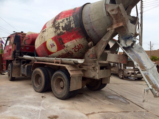ขายด่วน รถโม่ปูนสิบล้อสองเพลา. พร้อมใช้งาน. เล่มทะเบียนพร้อม
