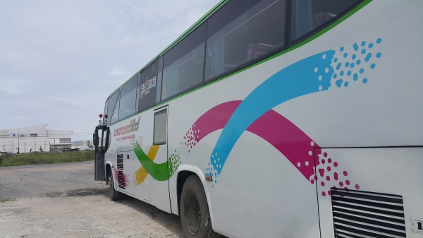 ขายด่วน !! Bus 6 ล้อ แอร์ พร้อมใช้