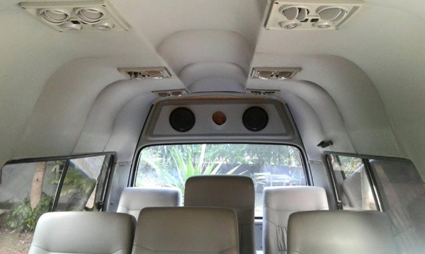 ขายรถตู้หลังคาสูง ปี47 เครื่อง3000 สภาพสวย ตกแต่งภายในแล้ว แอร์เย็น สภาพพร้อมใช้งาน เอกสารพร้อมโอน สนใจโทร 090-8588220คุณนะ 093-3258446คุณบิว ID:narong498 หรือเข้าดูสินค้าอื่นๆได้ที่ www.truck.in.th/498 หรือเพจFacebook ณรงค์ ซื้อขายรถมือสอง (เว็บไซต์ส่วนต