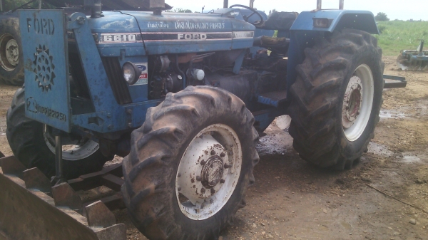 ขาย6610   4X4  สองเพลาคานหน้าคาลาโล่    มีทะเบียนรพร้อมสนใจ0810076640