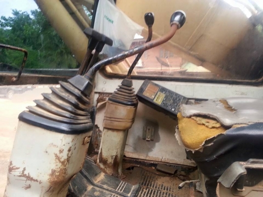 ขายแบคโค KOMATSU PC200-5 เครื่องดี เอวแน่น ทำงานเร็ว สภาพพร้อมใช้งาน เอกสารใบอินวอร์ย สนใจโทร 090-8588220คุณนะ 093-3258446คุณบิว ID:narong498 หรือเข้าดูสินค้าอื่นๆได้ที่ www.truck.in.th/498 หรือเพจFacebook ณรงค์ ซื้อขายรถมือสอง (เว็บไซต์ส่วนตัว) หรือFaceb