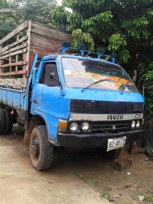 ขาย6ล้อ ISUZU KS110แรง ยาว4.30เมตร เฟืองท้ายใหญ่F หน้า-หลัง สภาพพร้อมใช้งาน เอกสารพร้อมโอน สนใจโทร 090-8588220คุณนะ 093-3258446คุณบิว ID:narong498 หรือเข้าดูสินค้าอื่นๆได้ที่ www.truck.in.th/498 หรือเพจFacebook ณรงค์ ซื้อขายรถมือสอง (เว็บไซต์ส่วนตัว) หรือ