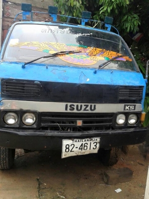 ขาย6ล้อ ISUZU KS110แรง ยาว4.30เมตร เฟืองท้ายใหญ่F หน้า-หลัง สภาพพร้อมใช้งาน เอกสารพร้อมโอน สนใจโทร 090-8588220คุณนะ 093-3258446คุณบิว ID:narong498 หรือเข้าดูสินค้าอื่นๆได้ที่ www.truck.in.th/498 หรือเพจFacebook ณรงค์ ซื้อขายรถมือสอง (เว็บไซต์ส่วนตัว) หรือ