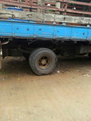 ขาย6ล้อ ISUZU KS110แรง ยาว4.30เมตร เฟืองท้ายใหญ่F หน้า-หลัง สภาพพร้อมใช้งาน เอกสารพร้อมโอน สนใจโทร 090-8588220คุณนะ 093-3258446คุณบิว ID:narong498 หรือเข้าดูสินค้าอื่นๆได้ที่ www.truck.in.th/498 หรือเพจFacebook ณรงค์ ซื้อขายรถมือสอง (เว็บไซต์ส่วนตัว) หรือ