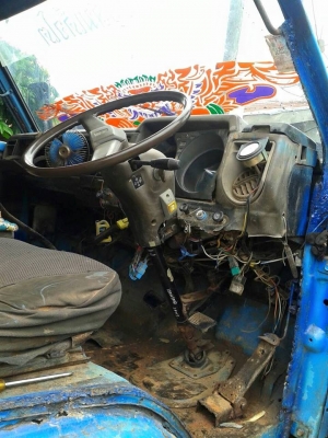 ขาย6ล้อ ISUZU KS110แรง ยาว4.30เมตร เฟืองท้ายใหญ่F หน้า-หลัง สภาพพร้อมใช้งาน เอกสารพร้อมโอน สนใจโทร 090-8588220คุณนะ 093-3258446คุณบิว ID:narong498 หรือเข้าดูสินค้าอื่นๆได้ที่ www.truck.in.th/498 หรือเพจFacebook ณรงค์ ซื้อขายรถมือสอง (เว็บไซต์ส่วนตัว) หรือ