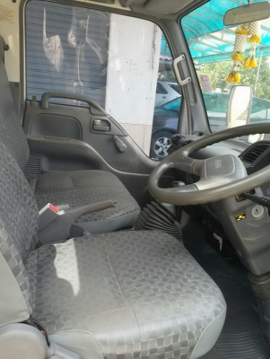 6 ล้อ NKR 130 เทอร์โบว์ ปี 49 รถห้าง สีเดิมทั้งคัน 6 ล้อ NKR 130 เทอร์โบว์ ปี 49 รถห้าง สีเดิมทั้งคัน