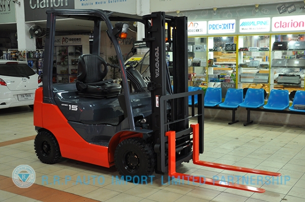 ขายรถโฟล์คลิฟท์มือสอง TOYOTA รุ่น 8FGL15 ราคา 265,000 บาท นำเข้าจากประเทศญี่ปุ่น 100\% ไม่เคยใช้งานในไทย