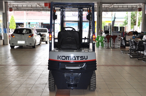 ขายรถโฟล์คลิฟท์มือสอง KOMATSU รุ่น FG15-15 ราคา 135,000 บาท นำเข้าจากประเทศญี่ปุ่น 100\% ไม่เคยใช้งานในประเทศไทย