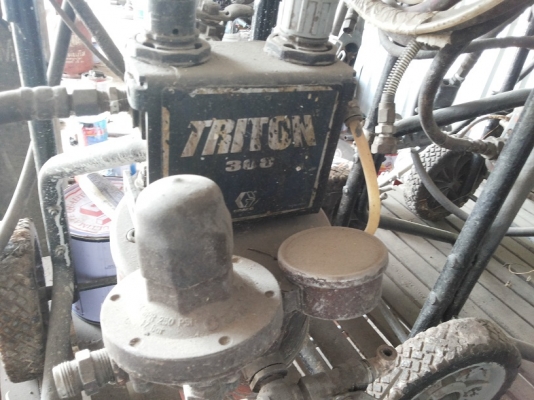 เครื่องพ่นสี GRACO TRITON 308 ของมือสองสภาพใช้งานได้ปกติ เครื่องพ่นสี GRACO TRITON 308 ของมือสองสภาพใช้งานได้ปกติ