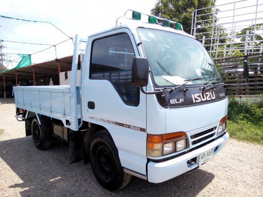 4 ล้อบรรทุก *ไม่ติดเวลา*  ISUZU  NKR  88 แรงม้า * ยาว 3.20 ม. * รถสวยเดิม+สวยจริง+พร้อมใช้งาน* รถห้างแท้ * มีเล่มพร้อโอน *