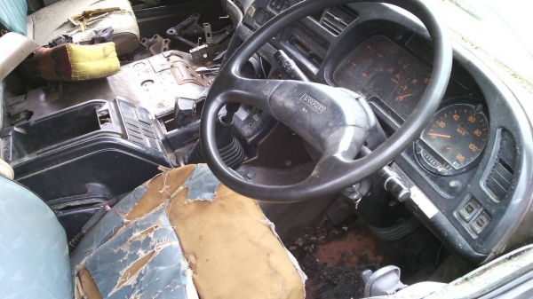 ขายด่วนหัวรถ10ล้อกีกล้ารถสวยเดิมถอดออดจากสามใบปัต