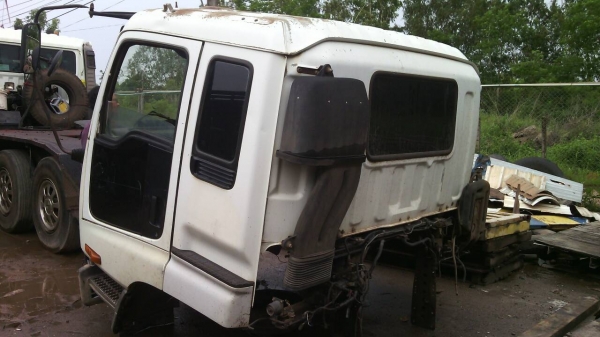 ขายด่วนหัวรถ10ล้อกีกล้ารถสวยเดิมถอดออดจากสามใบปัต