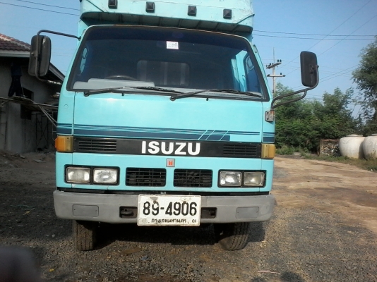 รถหกล้อ110แรง  เครื่องดี ครัชชีสวย  มีลิฟยกของด้านหลัง  พร้อมใช้งาน