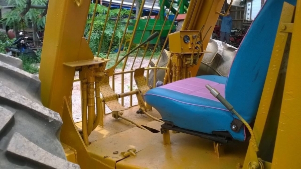 ขายรถคีบ 3 ล้อ สภาพสวยพร้อมใช้งาน เครื่อง 4BB1 100 แรงม้า ปั้มดี ยางดี ราคาต่อรองได้ครับ