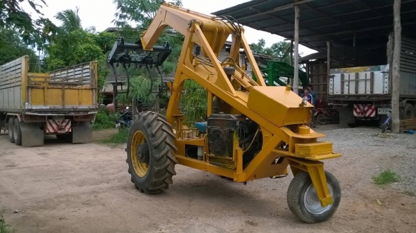 ขายรถคีบ 3 ล้อ สภาพสวยพร้อมใช้งาน เครื่อง 4BB1 100 แรงม้า ปั้มดี ยางดี ราคาต่อรองได้ครับ