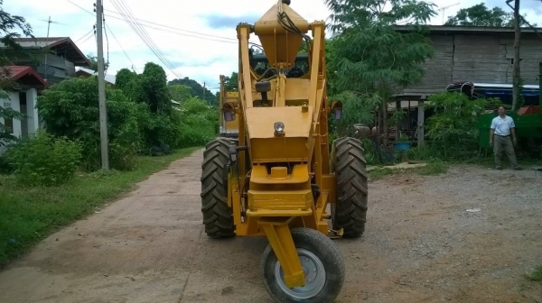 ขายรถคีบ 3 ล้อ สภาพสวยพร้อมใช้งาน เครื่อง 4BB1 100 แรงม้า ปั้มดี ยางดี ราคาต่อรองได้ครับ