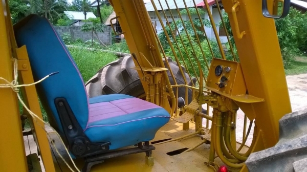 ขายรถคีบ 3 ล้อ สภาพสวยพร้อมใช้งาน เครื่อง 4BB1 100 แรงม้า ปั้มดี ยางดี ราคาต่อรองได้ครับ