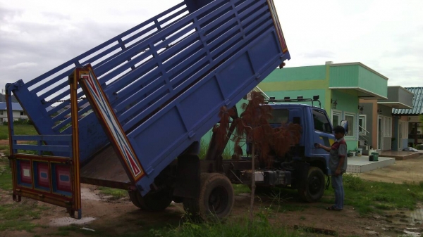 ขายด่วนรถ6ล้อดั้มเกษตรกะบะยาว4.10เมตรTLDเตรือง100แรงม้า