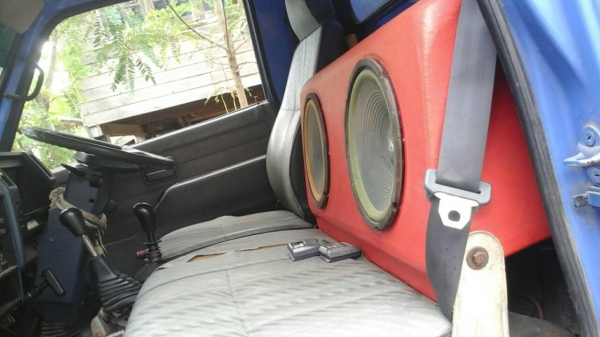 ขายด่วนรถ6ล้อดั้มเกษตรกะบะยาว4.10เมตรTLDเตรือง100แรงม้า